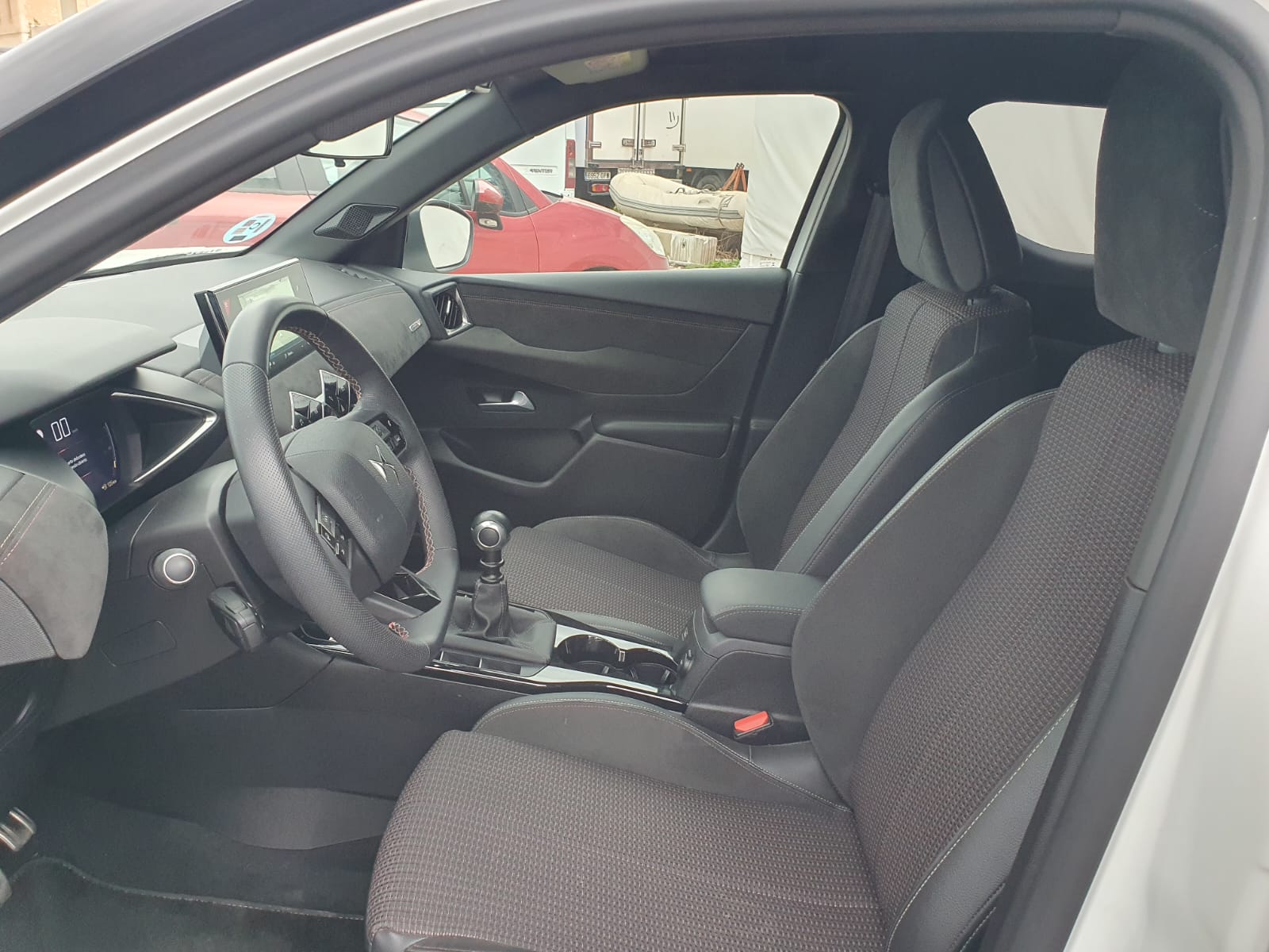 Whatsapp image 2025 11 24 at 18.07.59