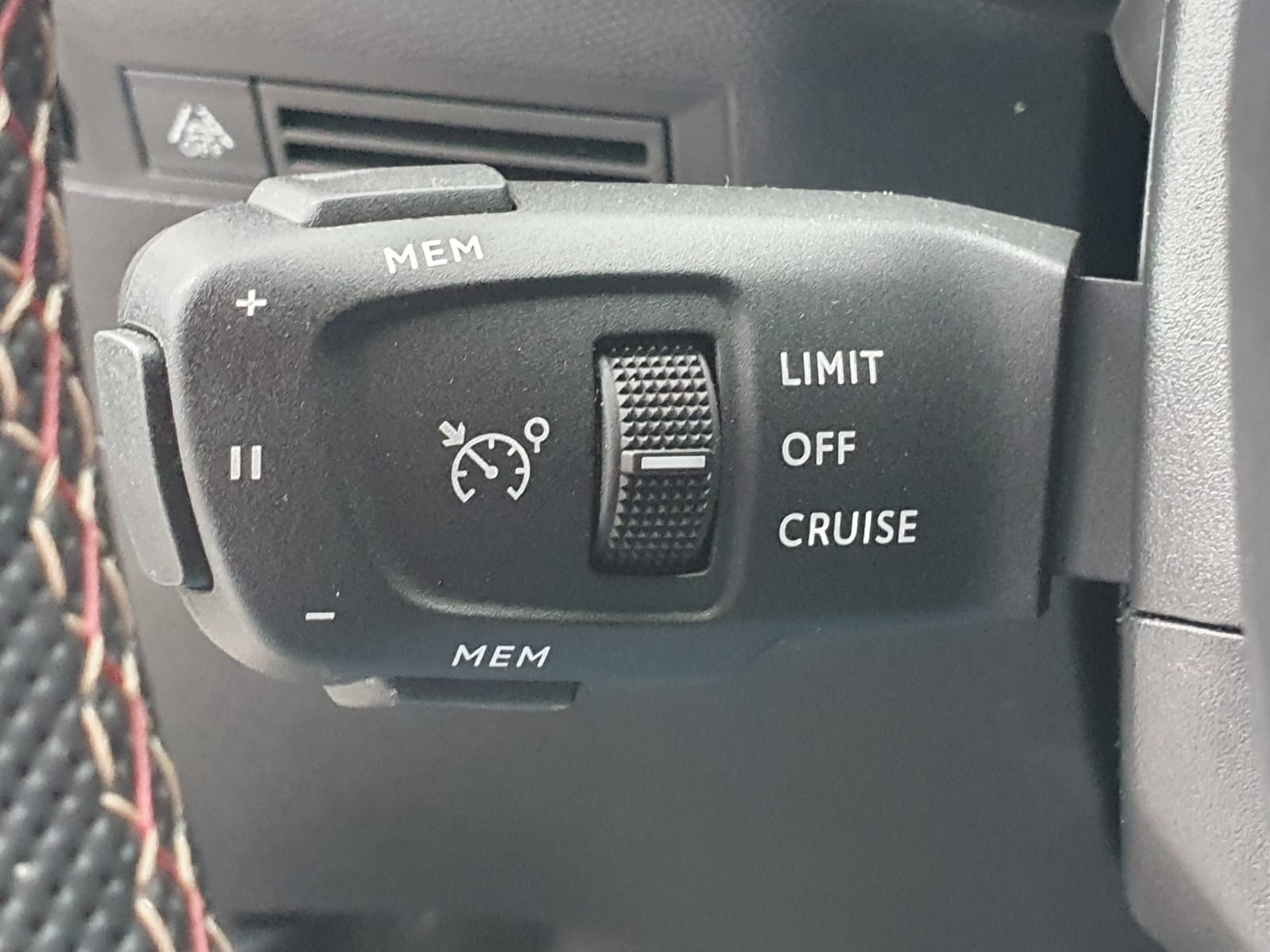 Whatsapp image 2025 11 24 at 18.08.12