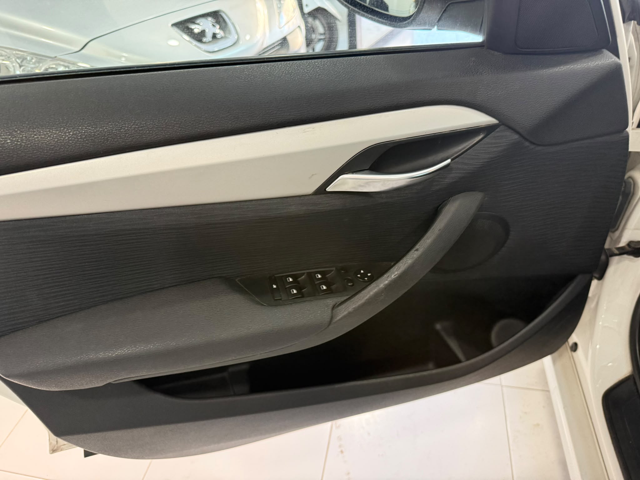 Bmw x1 diesel ocasion valencia interior puerta delantera